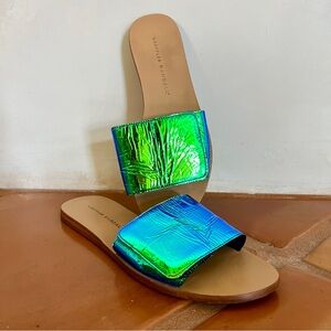 Loefleur Randall Slip Leather Sandals, size 6.